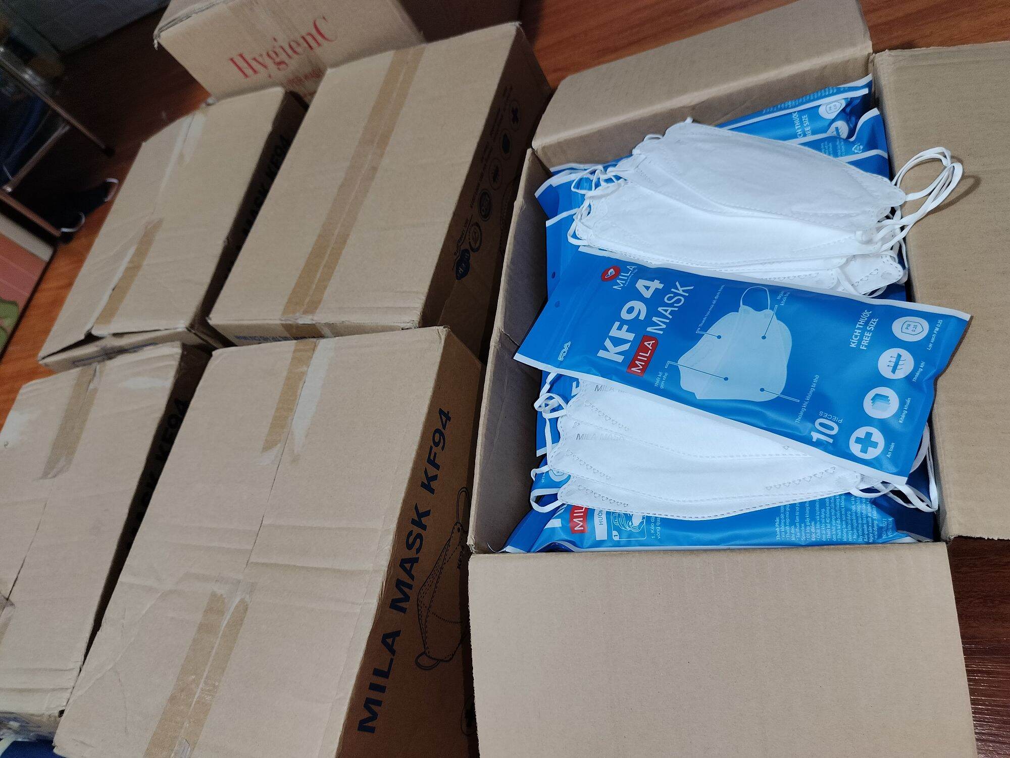 Combo 100 cái khẩu trang kf94 dày mịn đẹp