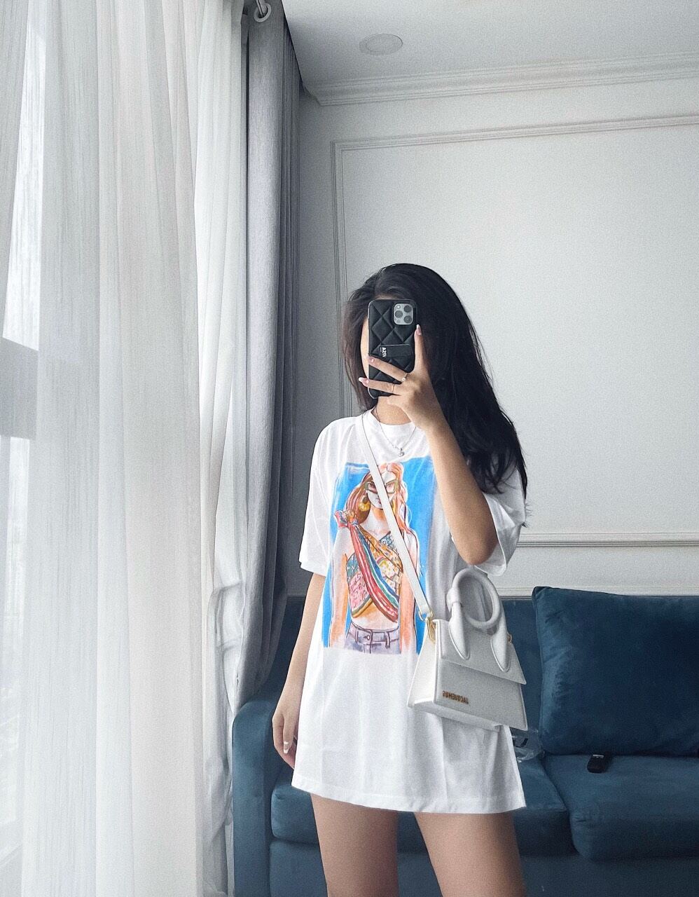 Áo phông hình cô gái đội khăn