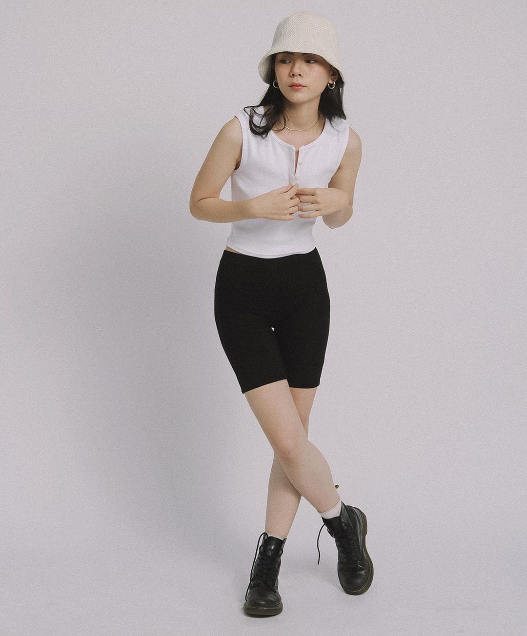 Greenstuffs - Áo thun trắng nữ ba lỗ basic - Tank top