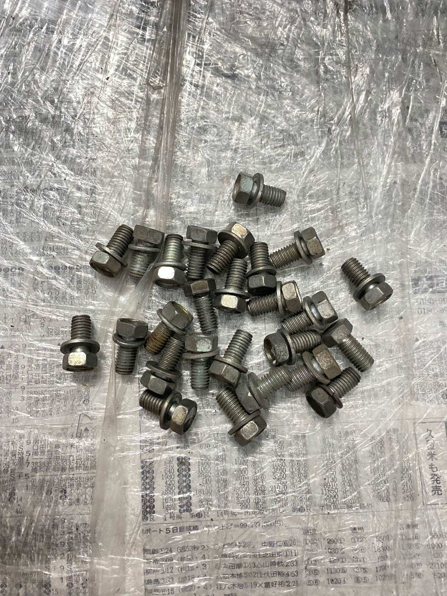 Bộ 4 ốc bắt gác chân máy xe cub hàng zin rã xe