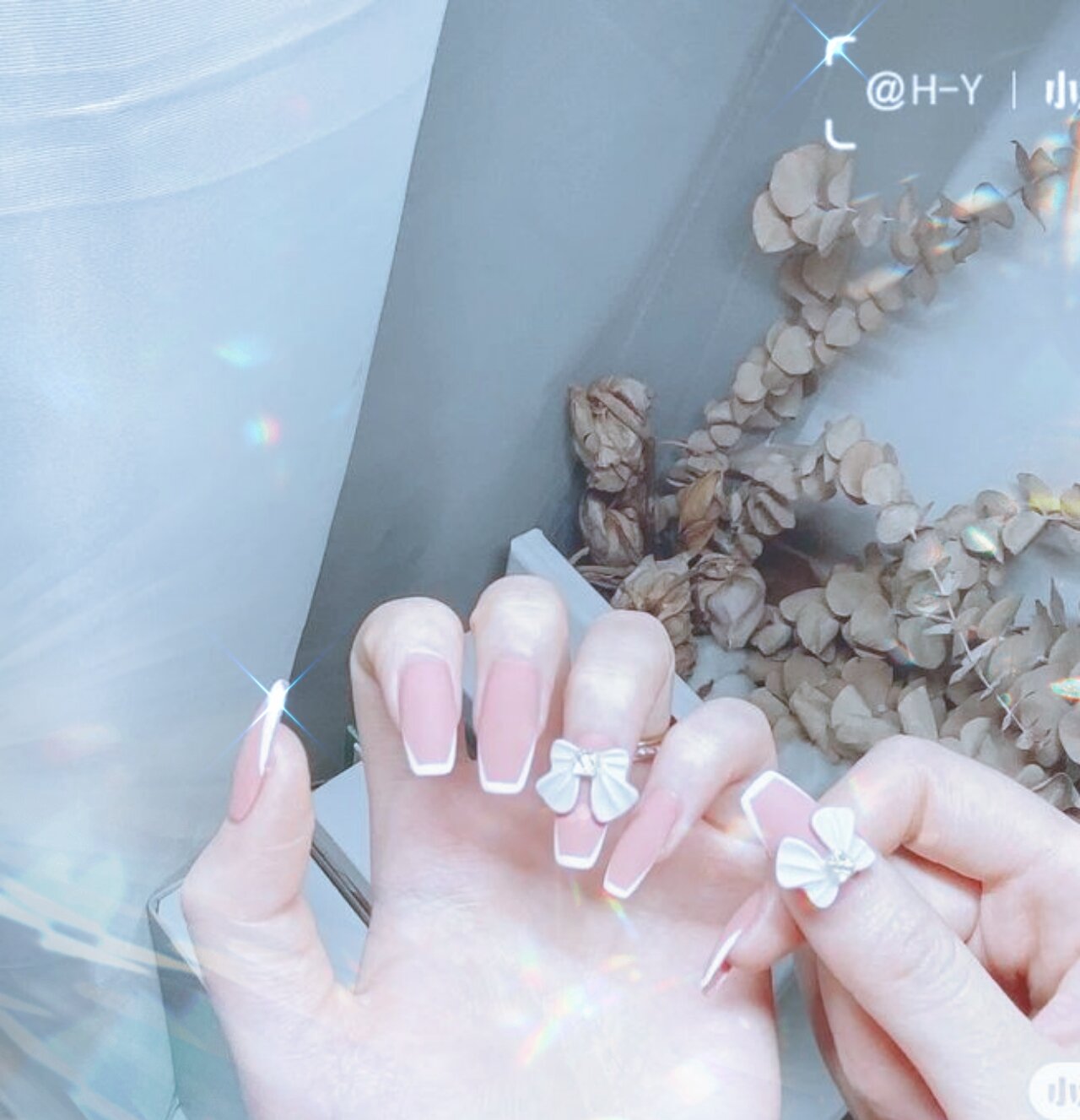Nail box- móng up thiết kế-Nơ trắng