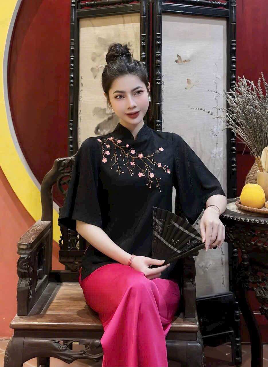 SÉT LAM ÁO GẤM THÊU HOA KÈM QUẦN TUYẾT NHUNG - sét đồ đi chùa nữ ( Freesize dưới 55kg )