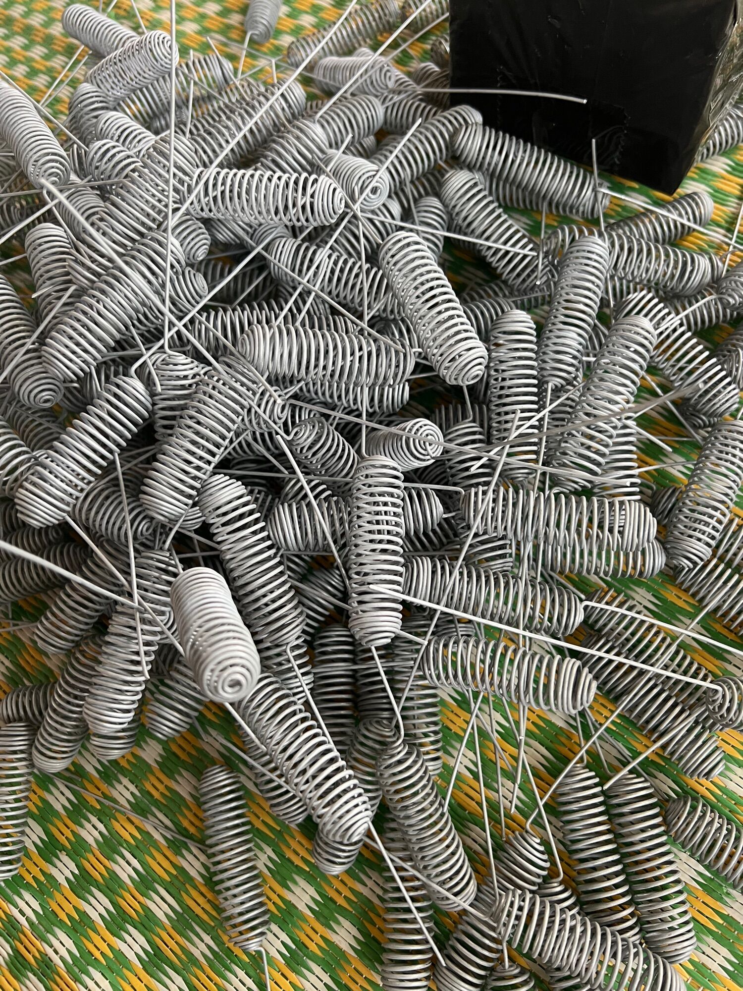 Lồng dọ nhốt ong chúa