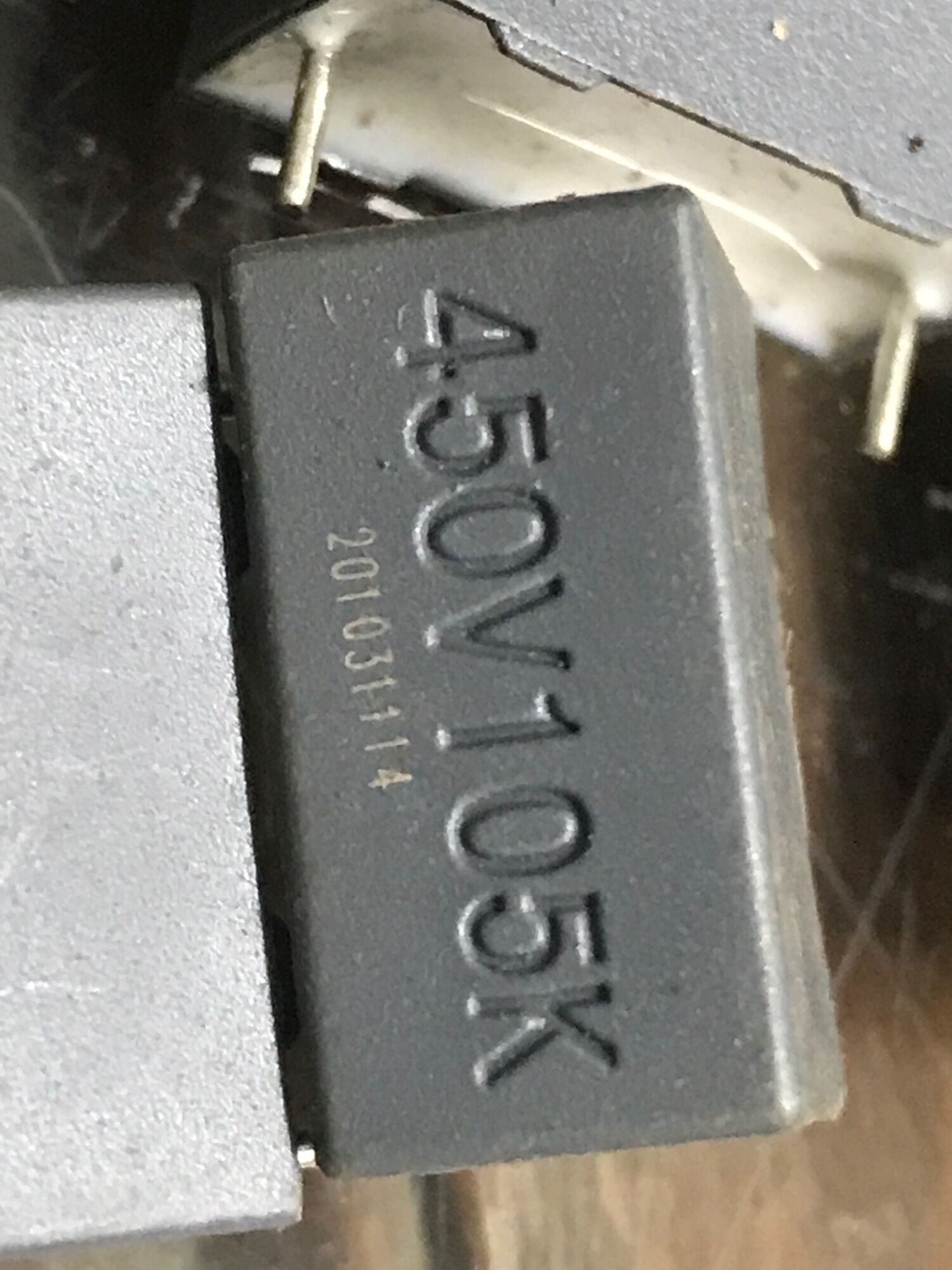 Tụ 105 k. 450 v  ( combo 100 c