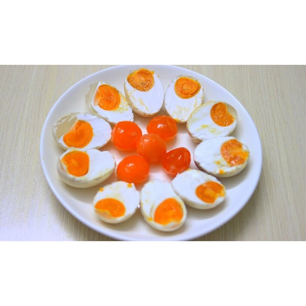 4 trứng vịt muối tro
