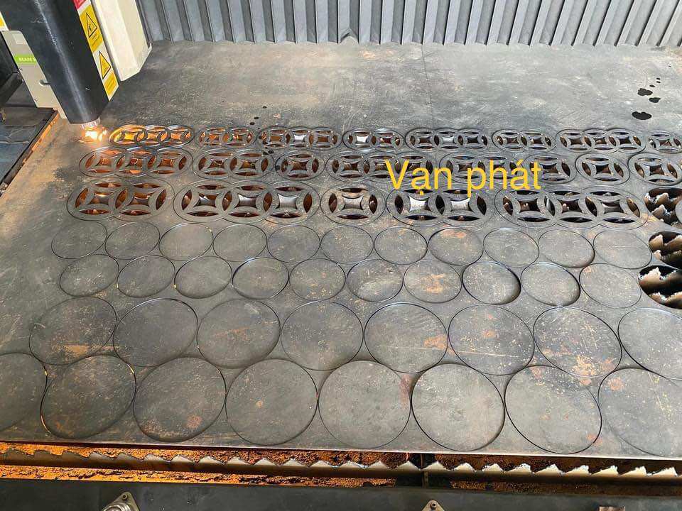 đồng tiền sắt dày 3mm phi 80, phi 100, phi 120 cho hàng rào cửa cổng