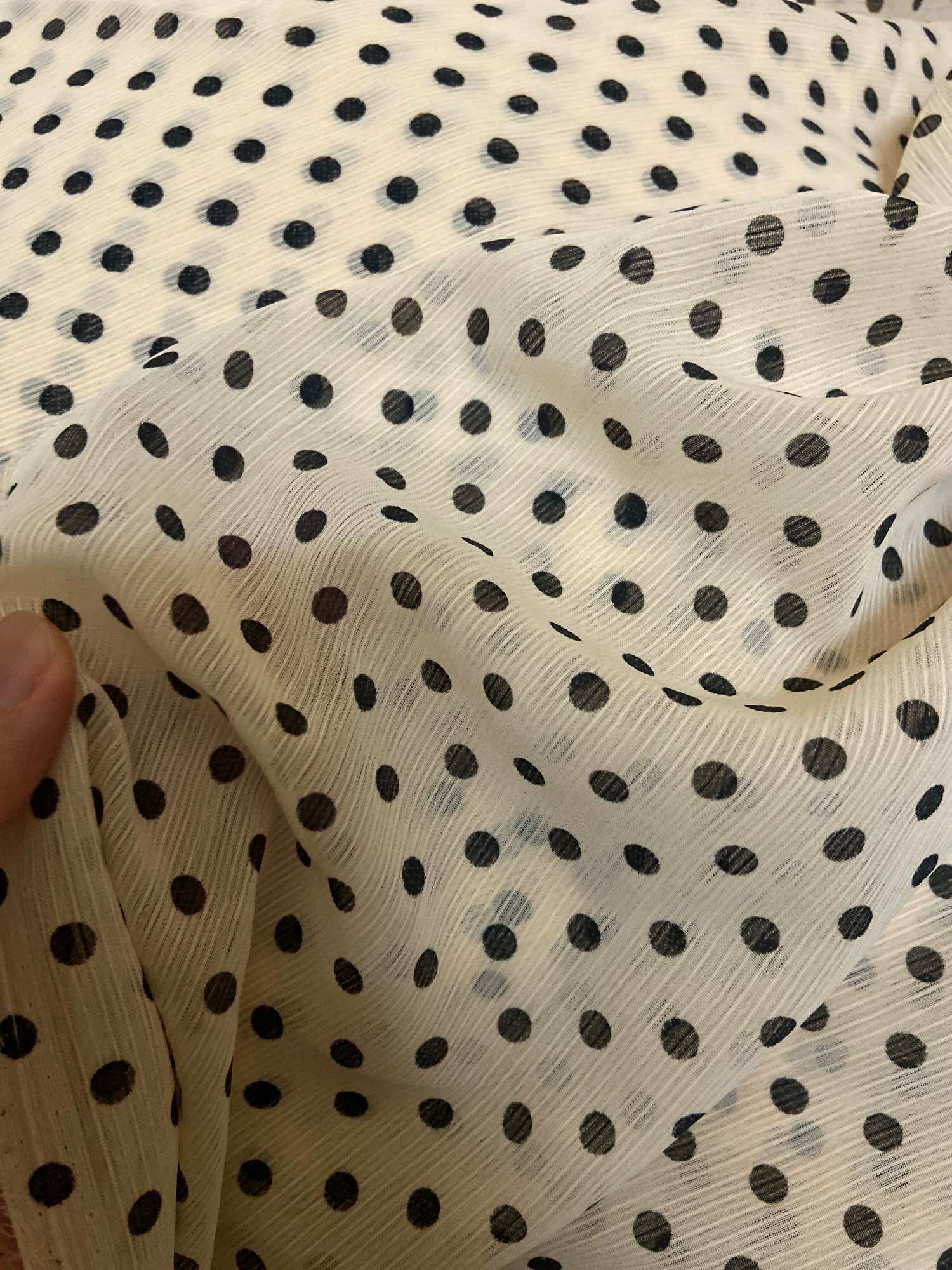 1m vải voan mẫu 2 nền vàng kem