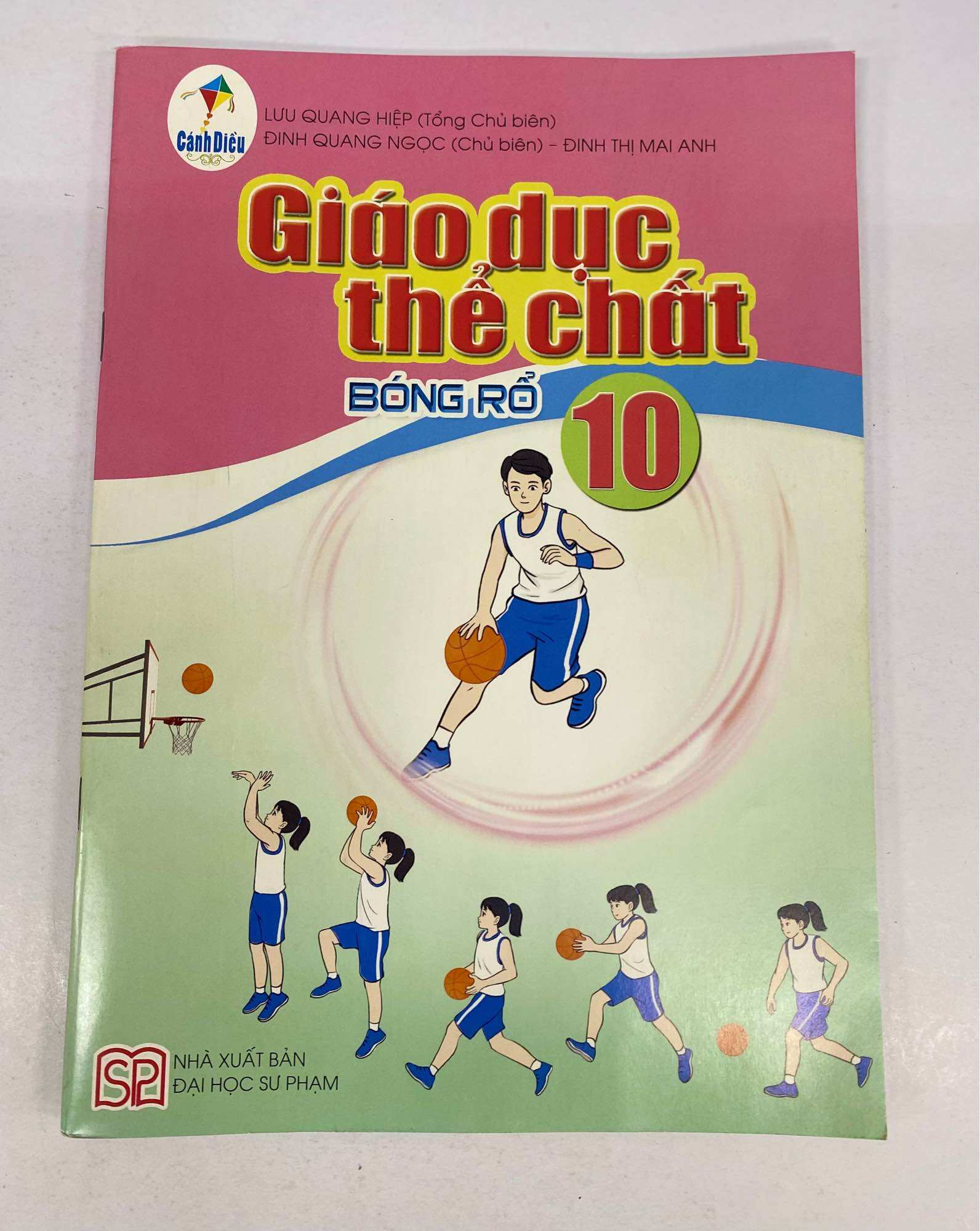 Giáo dục thể chất- bóng rổ 10 .