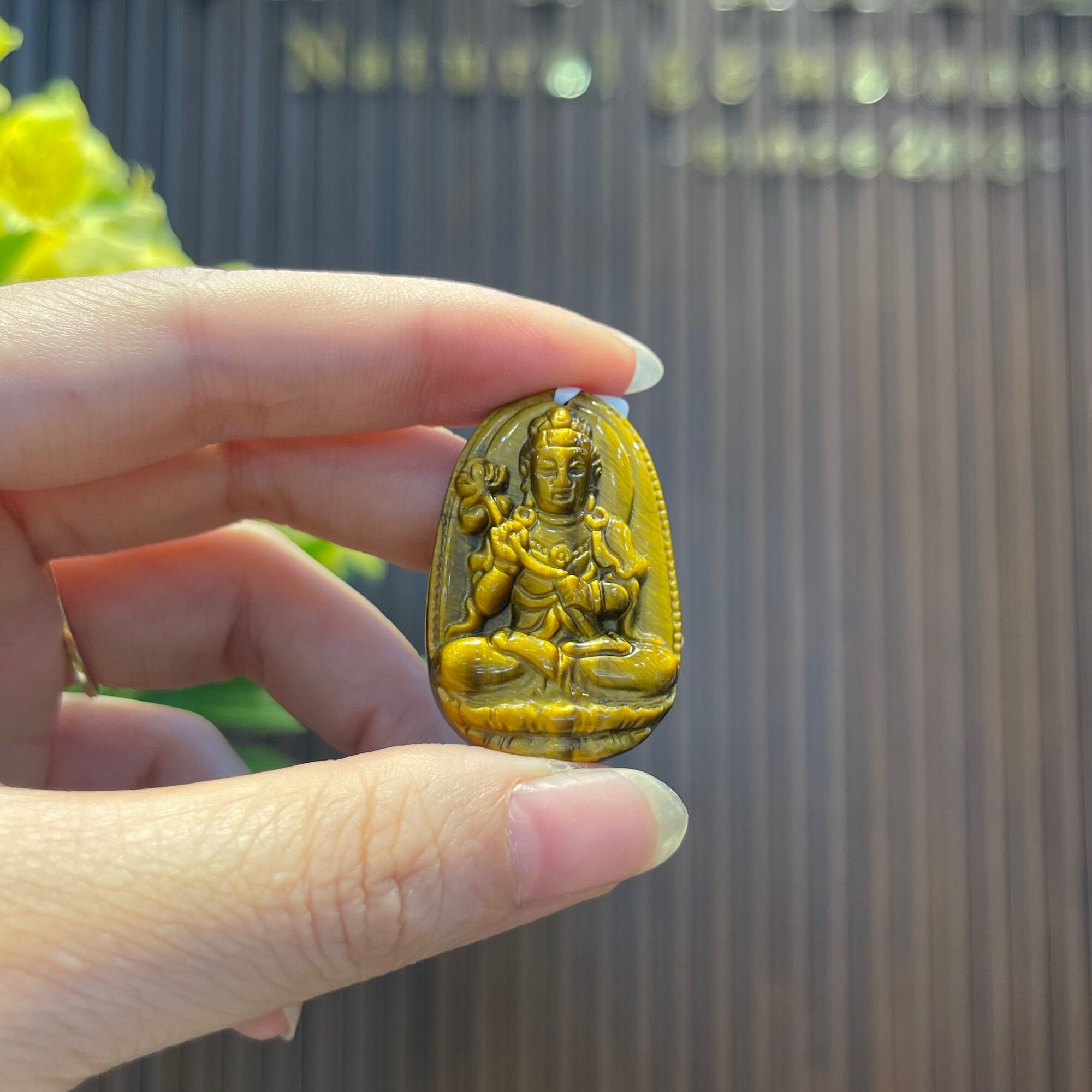 Mặt phật bản mệnh Đại Thế Chí Bồ Tát đá mắt hổ vàng nâu size nhỏ