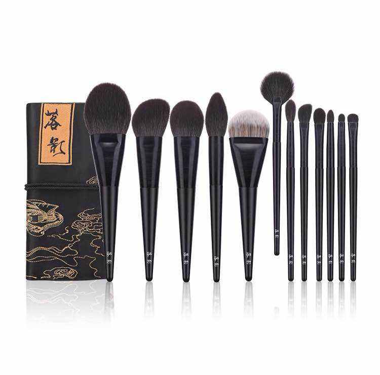 Bộ cọ trang điểm cá nhân cao cấp msQ màu đen tuyền chất lông dê mềm mại gồm 12 cọ kèm theo túi da đựng cọ