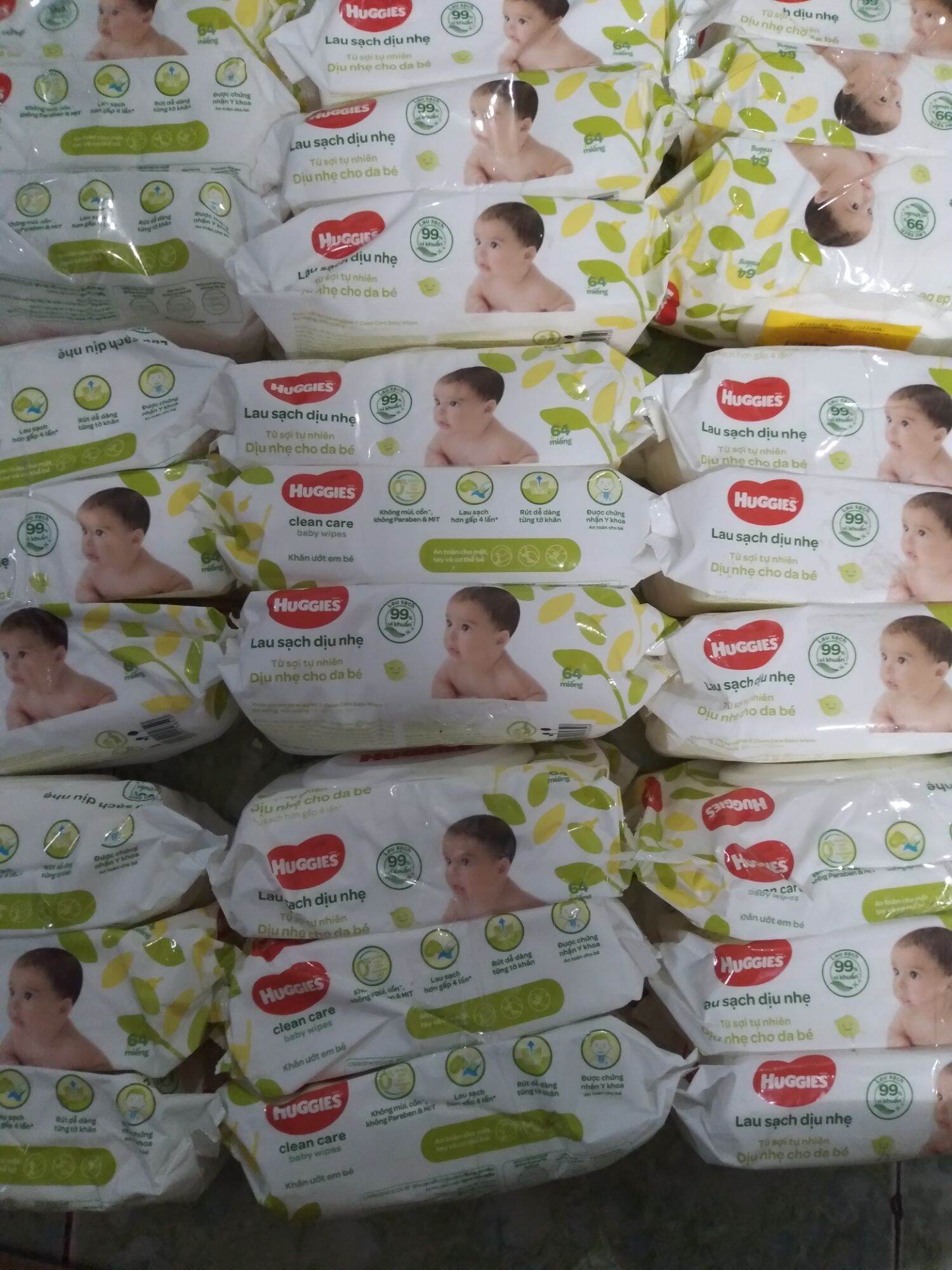 Combo 3 bịch Khăn ướt Huggies không mùi 64 tờ hàng khuyến mãi