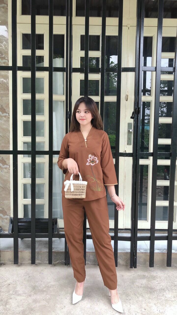 Đồ lam đi chùa nữ, Đồ phât tử mẫu nút ngọc