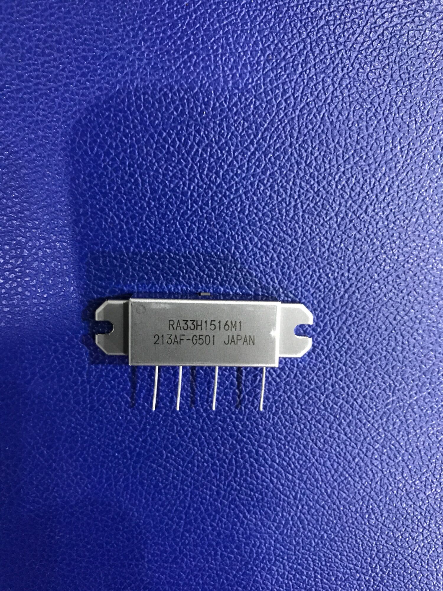 1 con ic công suất vhf ra33h1516m1