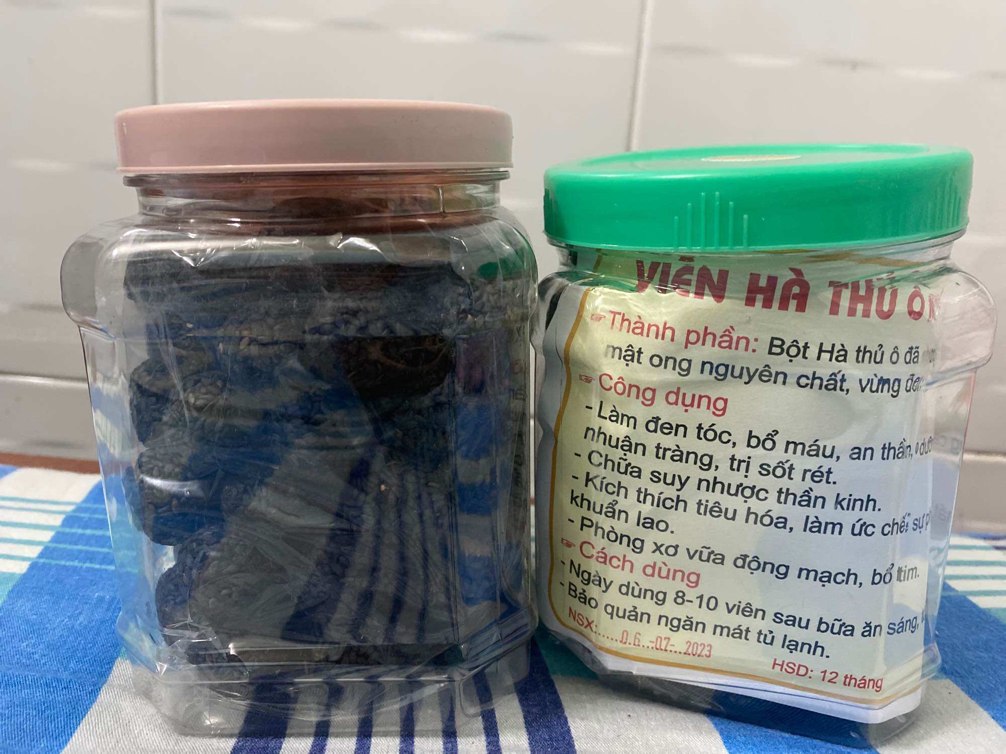 500gr Viên hà thủ ô mật ong mè đen ( Viên Làm Nguyên Chất , mật ong rừng)