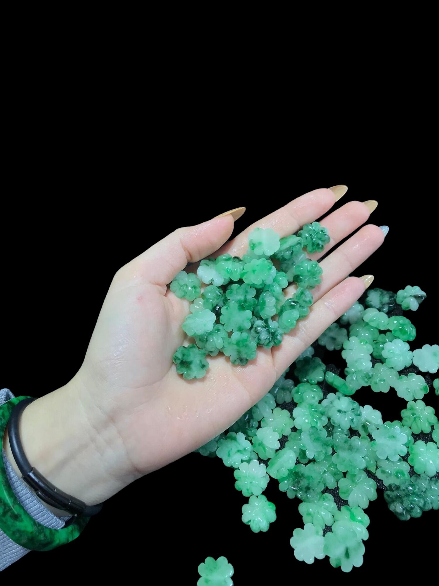 Mặt cỏ 4 lá cẩm thạch lý thiên nhiên
