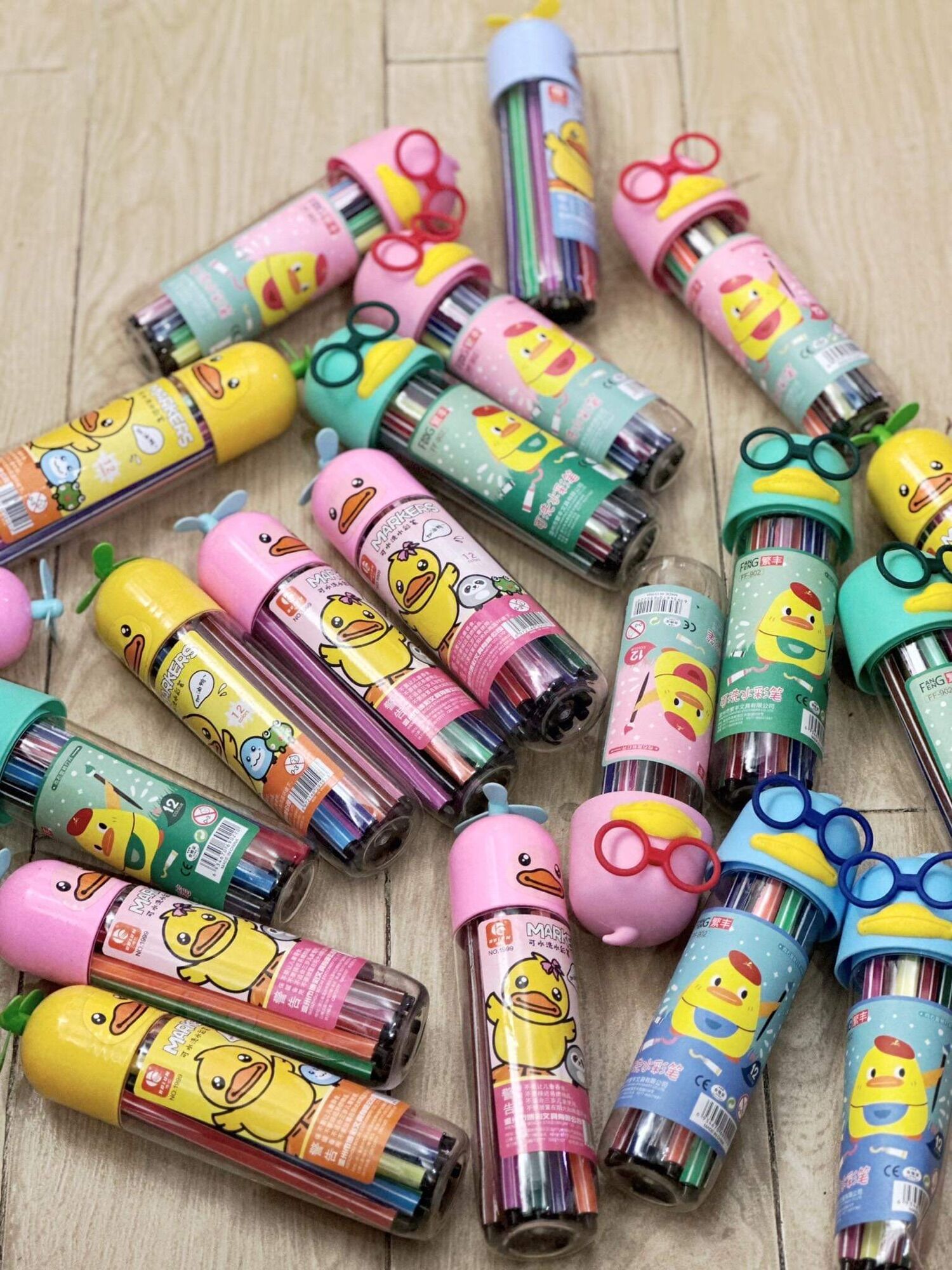 Bộ bút dạ màu 12 cây con vịt vàng