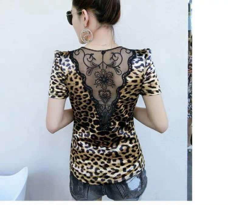 Cổ ren may lưng áo