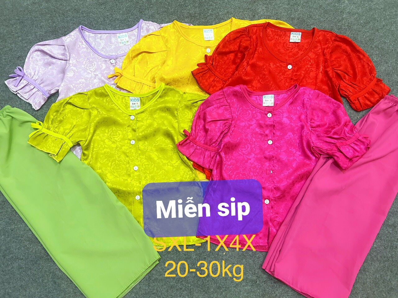49k 1bộ quần áo bà bà gấm lụa bé gái 10_30kg 1_7 tuổi