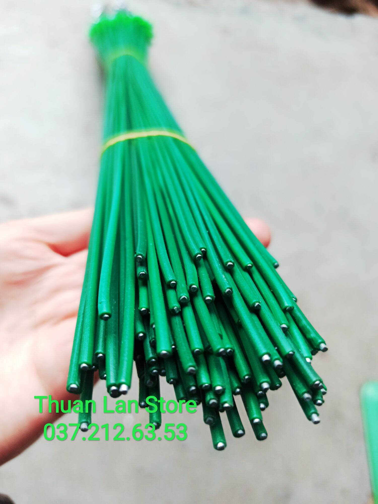 Móc Kẽm Bọc Nhựa Xanh Dài 80cm (Tổng thể 90cm)