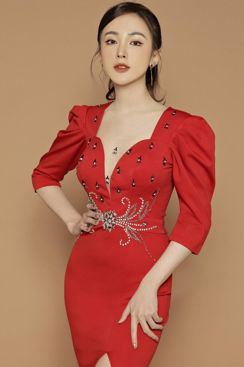 Đầm dạ hội tay phồng kết đá pha Lê bản eo