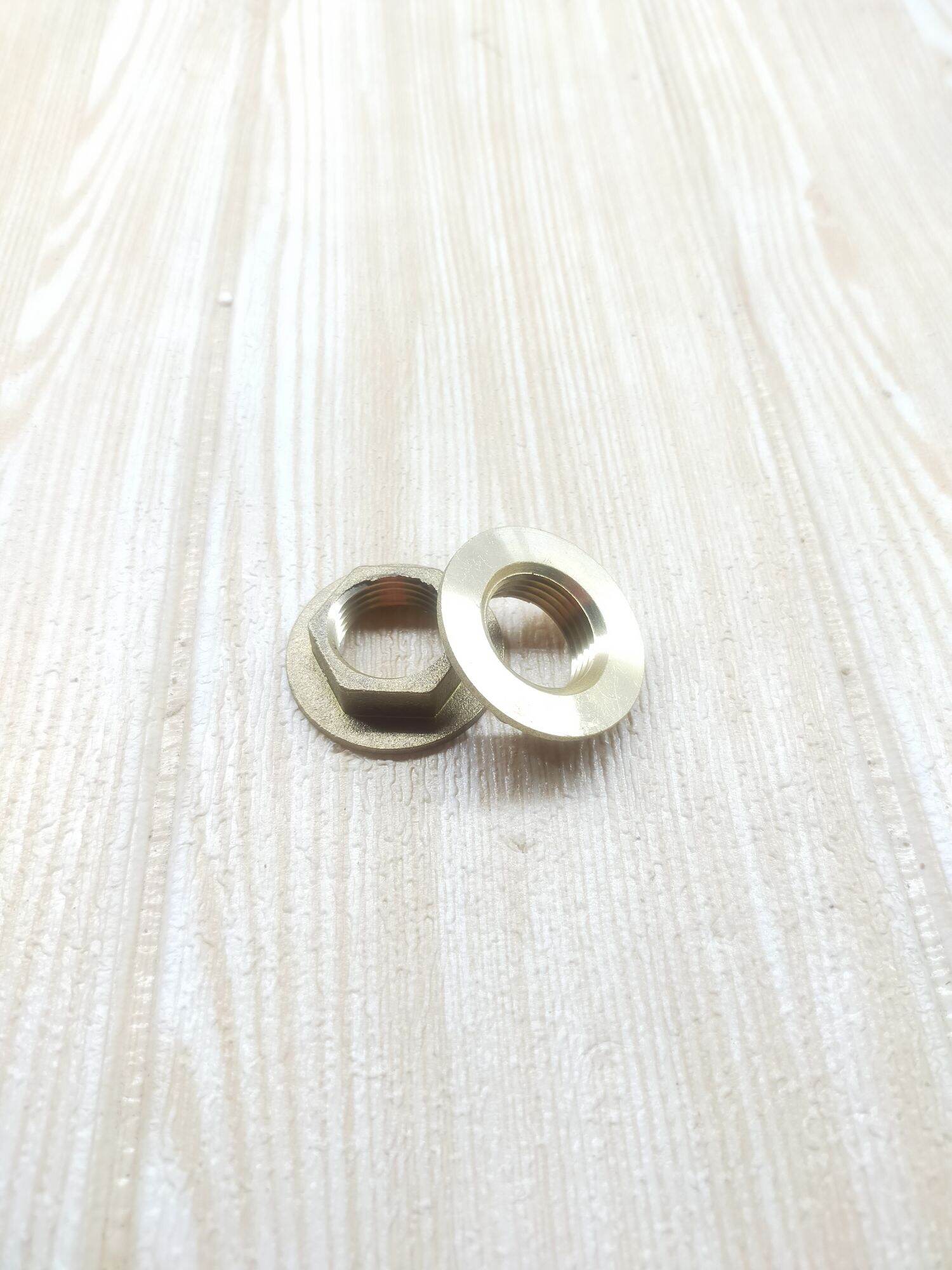 Tán vòi chén thau 21 tán đồng ren trong 21mm