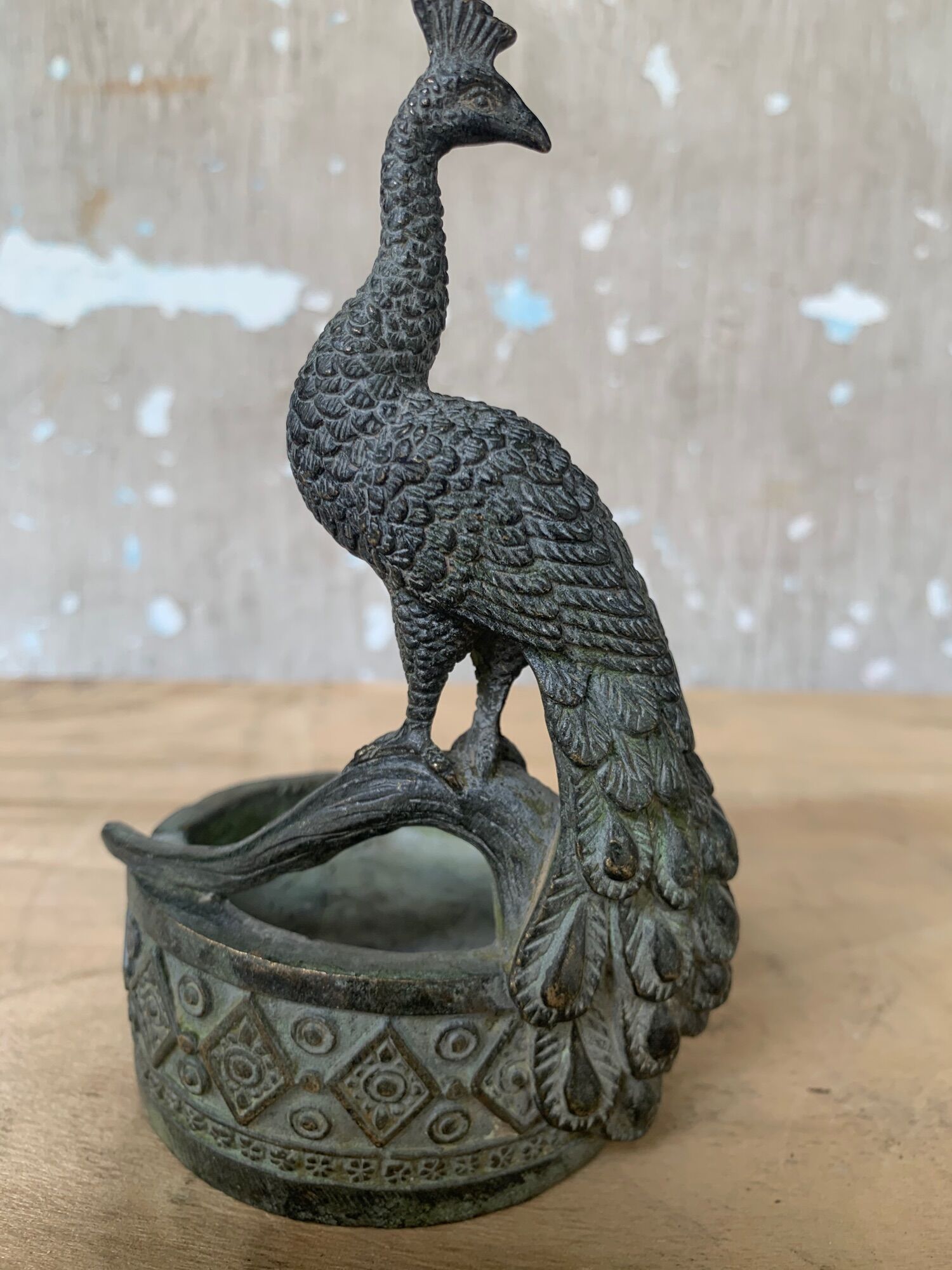 Gạt tàn Khổng tước