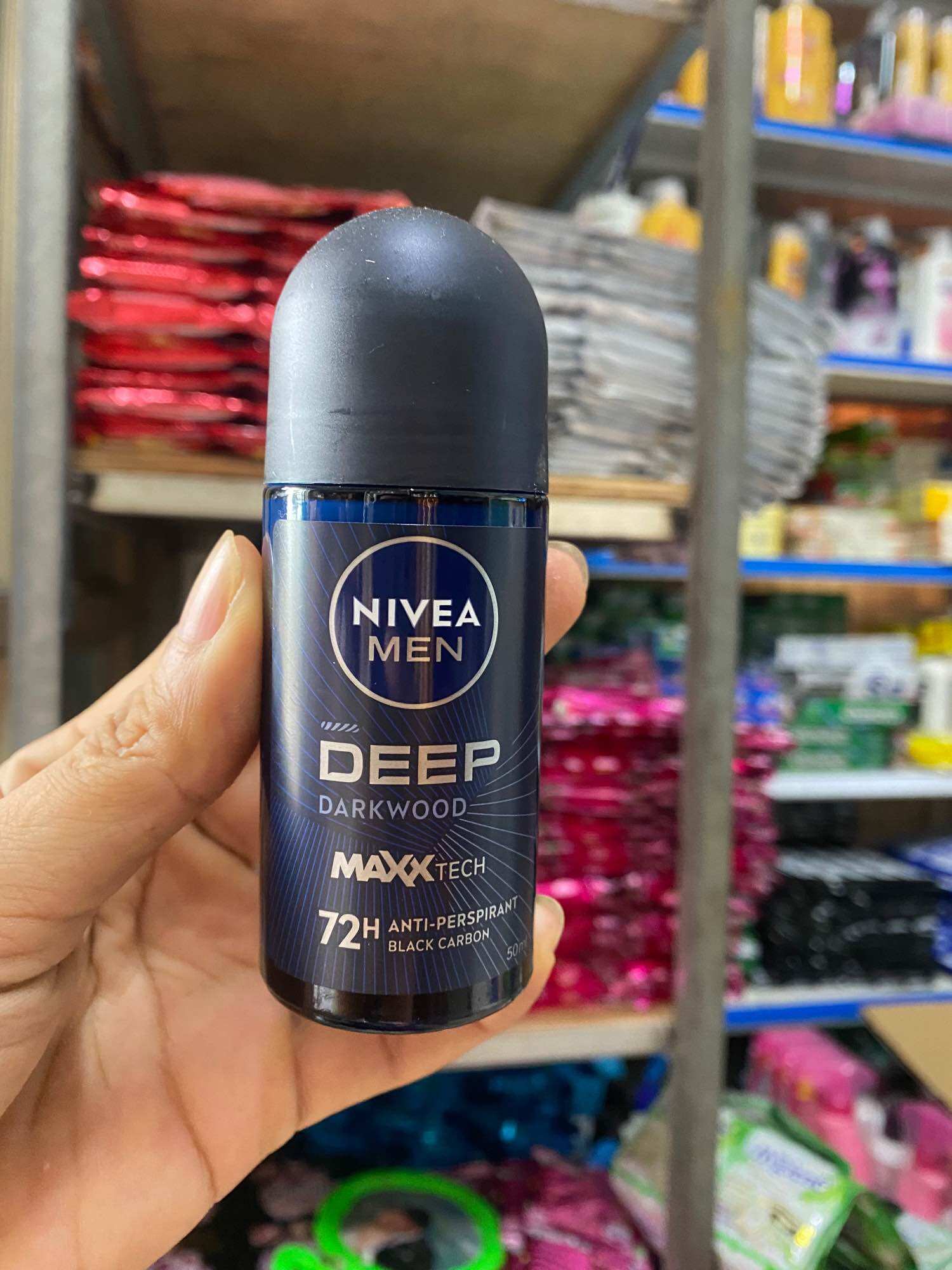 Lăn Ngăn Mùi NIVEA MEN Deep Than Hoạt Tính 50ml