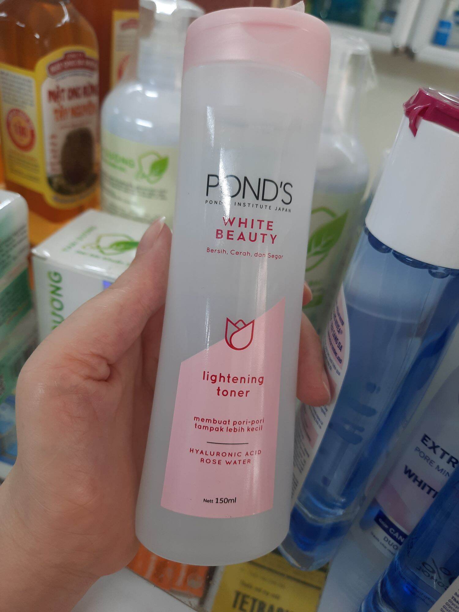 NƯỚC HOA HỒNG LÀM SÁNG DA PONDS