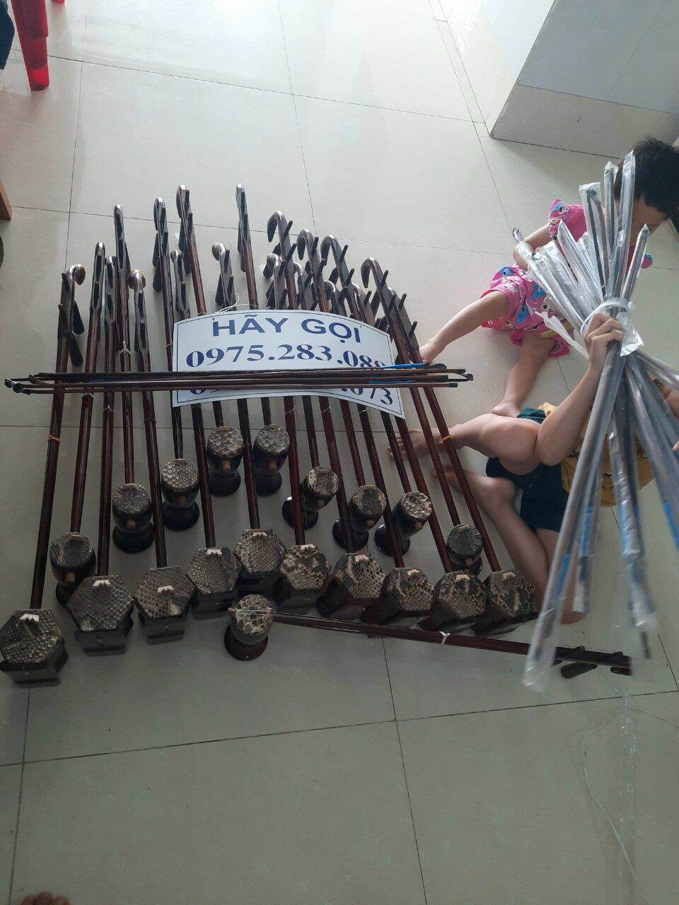 Đàn nguyệt gỗ thường  đen không khảm