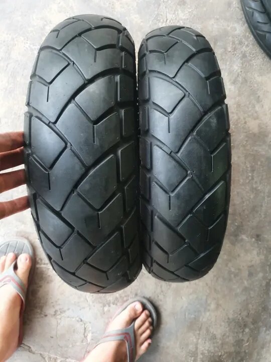Vỏ Lốp Xe máy Vespa lx, Primavera, ( lốp không xăm) về gắn là chạy. hàng cũ tháo xe . còn dày đẹp. để lại giá rẻ cho ae