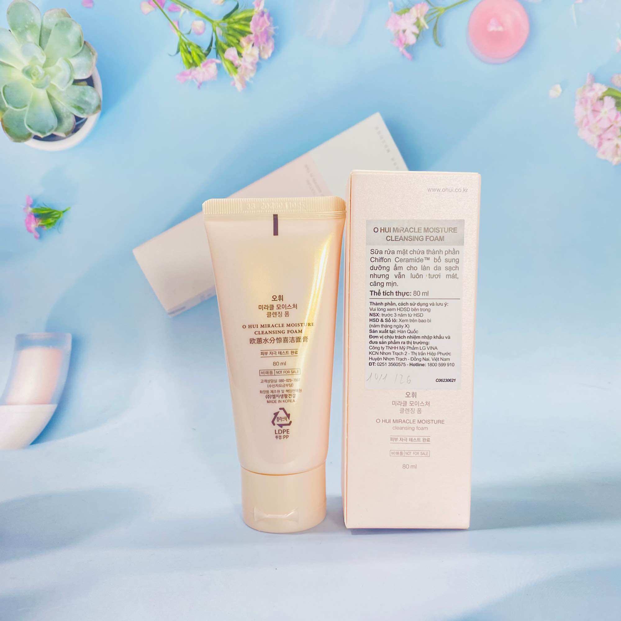 Sữa rửa mặt Ohui Miracle Moisture Cleansing Foam 80ml