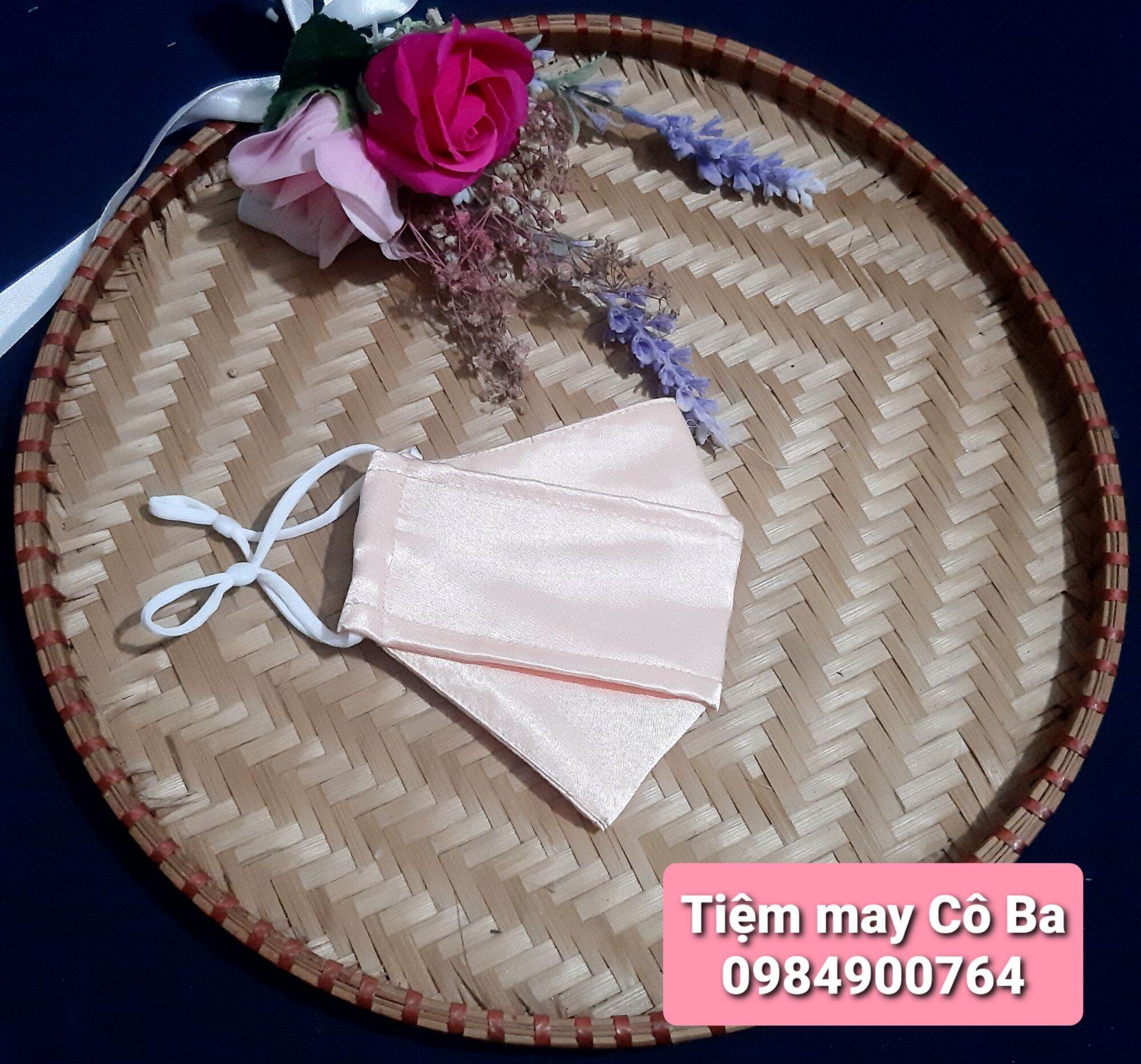 khẩu trang vải lụa 3D  mỏng nhẹ mềm mát