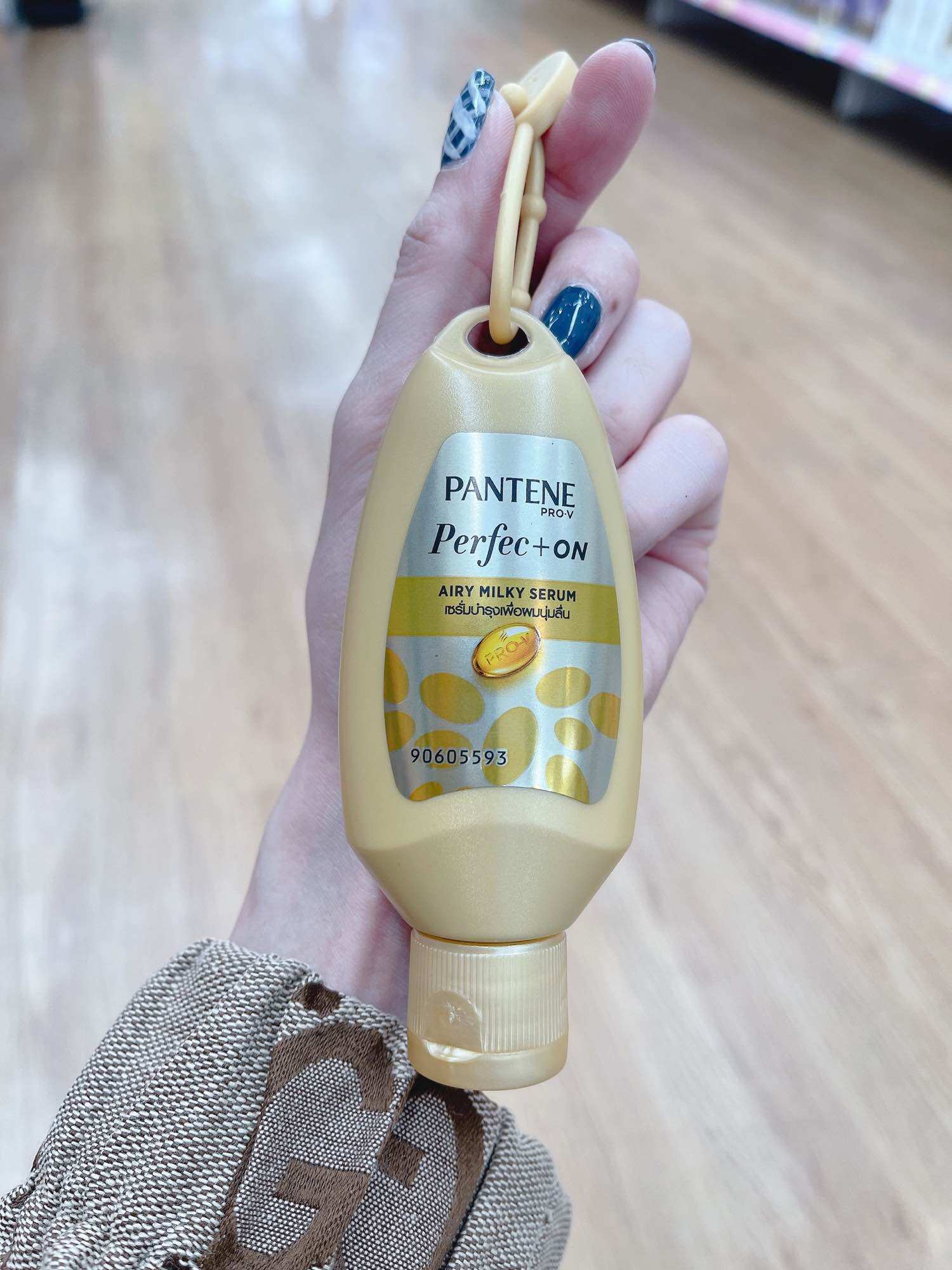 Serum dưỡng tóc pantene pro v thái lan