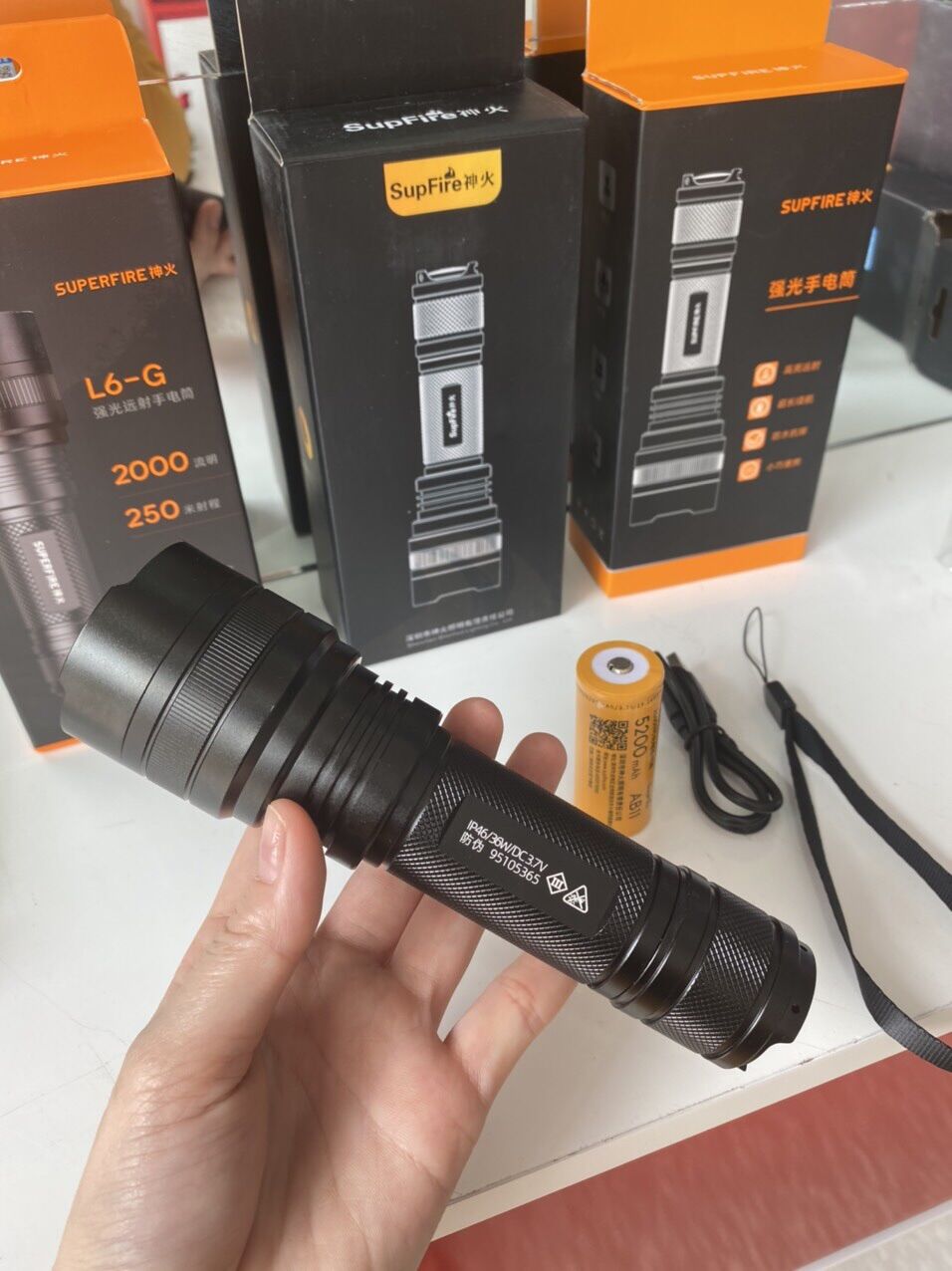 Đèn pin Supfire L6-G