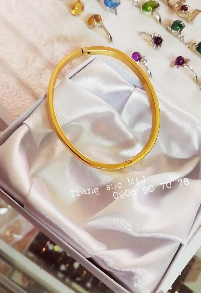 [Tặng kèm hộp] VÒNG TAY TITAN TRƠN – DẠNG OVAL – KHÓA GÀI TIỆN LỢI – BẢN 5MM