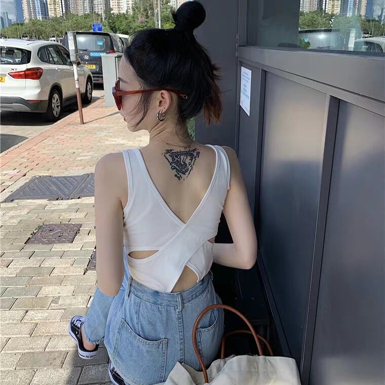 Áo crop trắng lưng đắp chéo kiểu