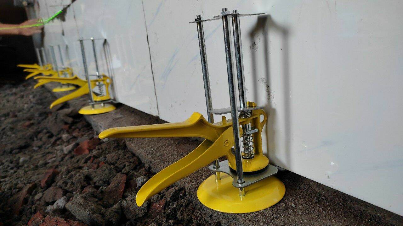 Kê ốp lát gạch buồng tắm sân vườn