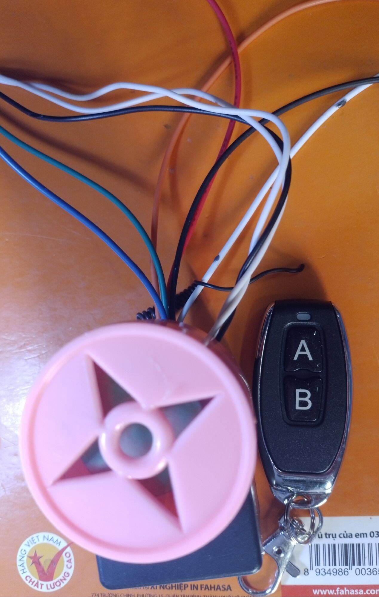 Tìm xe trong bãi, remote 2 nút, 2 chế độ