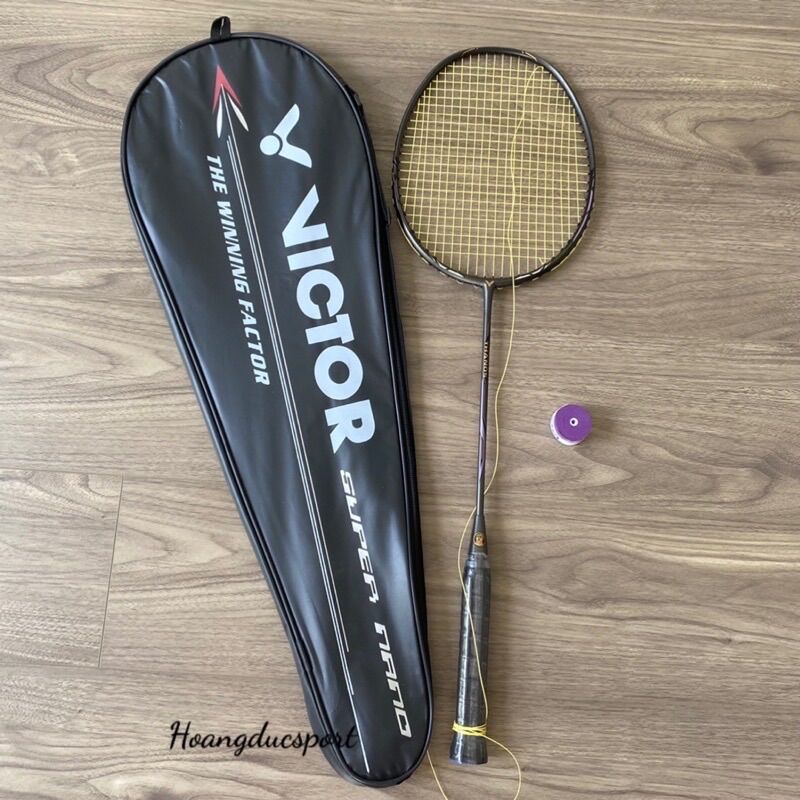 Vợt cầu lông Victor khung carbon siêu hot ( khuyến mãi căng dây và cuốn cán)