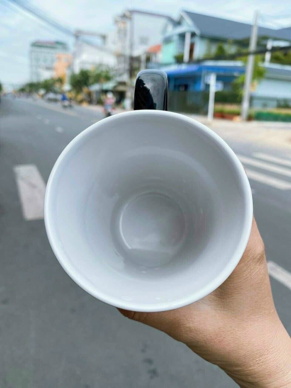 Ly đổi màu hàng KM Milo