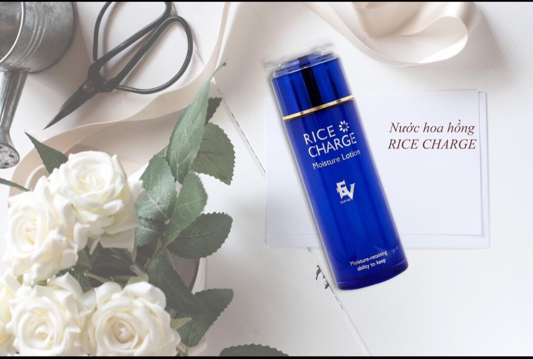 Nước hoa hồng Rice charge Elle vie nhật bản 120ml.