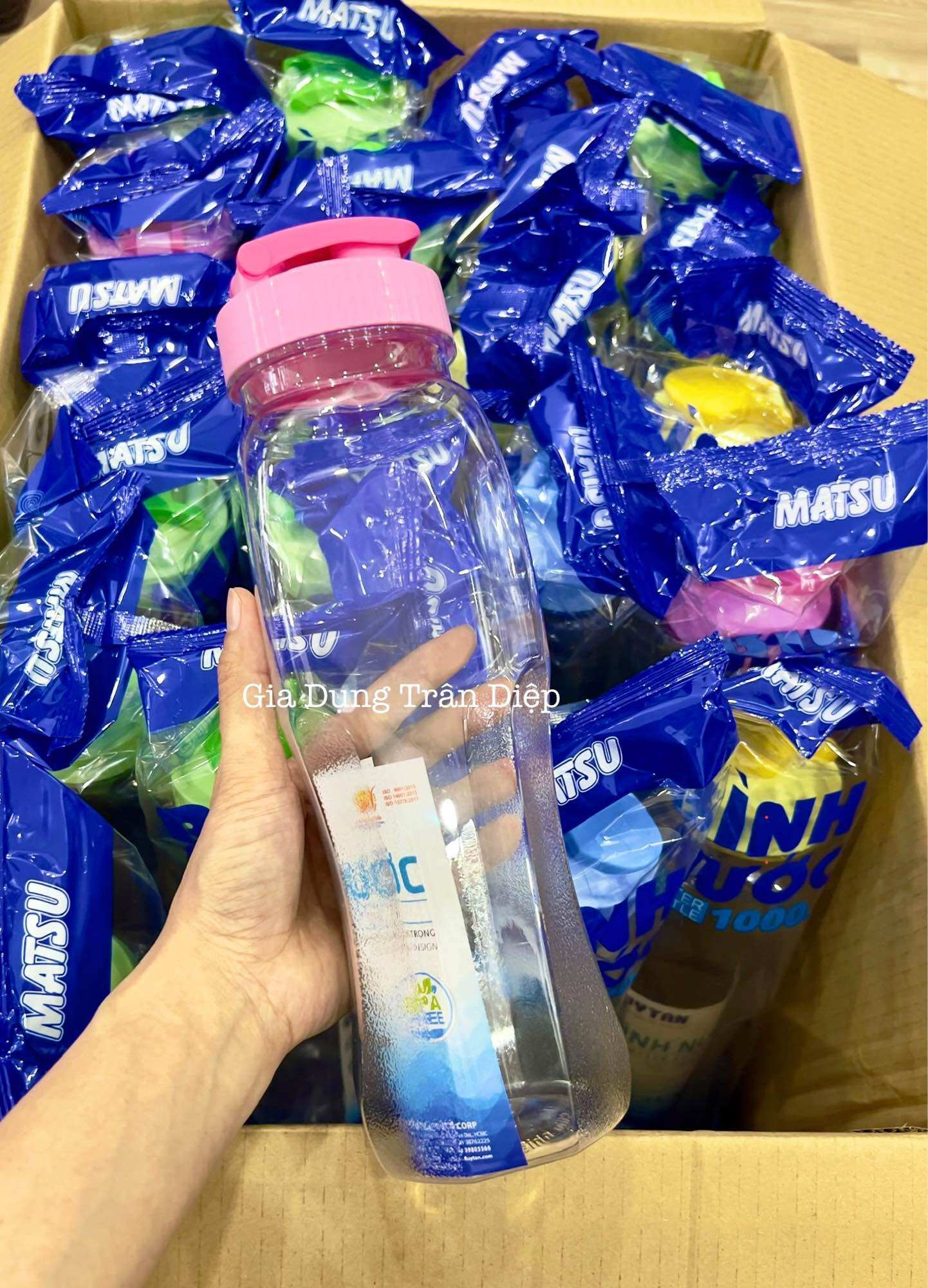 Bình nước 1lit duy tân, bình đựng nước nắp bật 1000ml