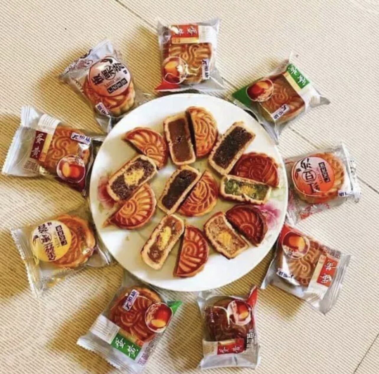 Combo 10 chiếc bánh Trung Thu mini mix vị siêu ngon - Hàng date mới