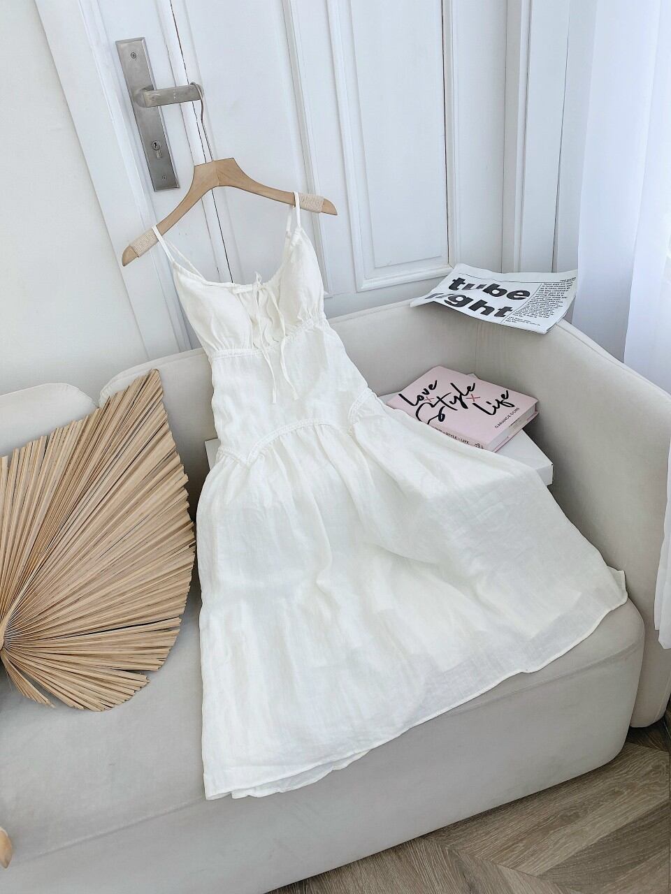 Đầm maxi 2 dây nơ viền ren trắng