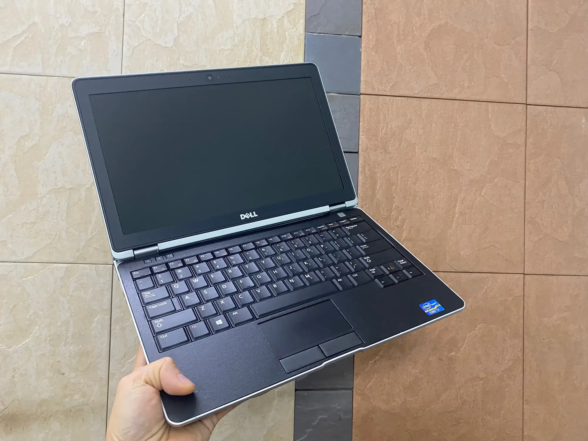 Laptop cũ dell latitude E6230 i7 3520m, ram 4GB, màn hình 12.5 inch