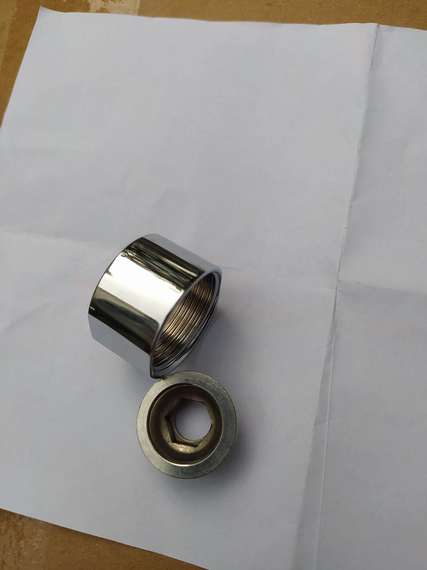 Ốc chân cần sen cây