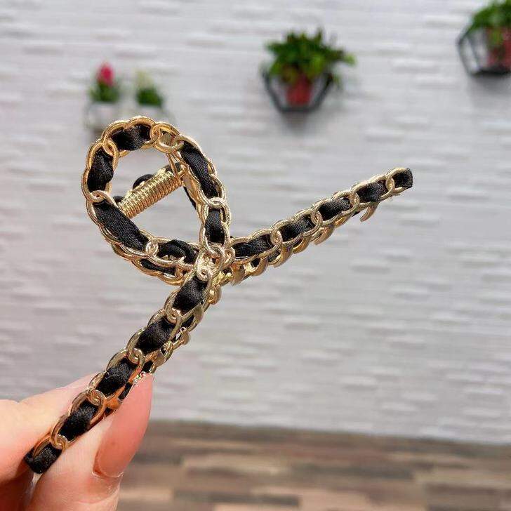 Kẹp càng cua đính đá phong cách Hàn Quốc
