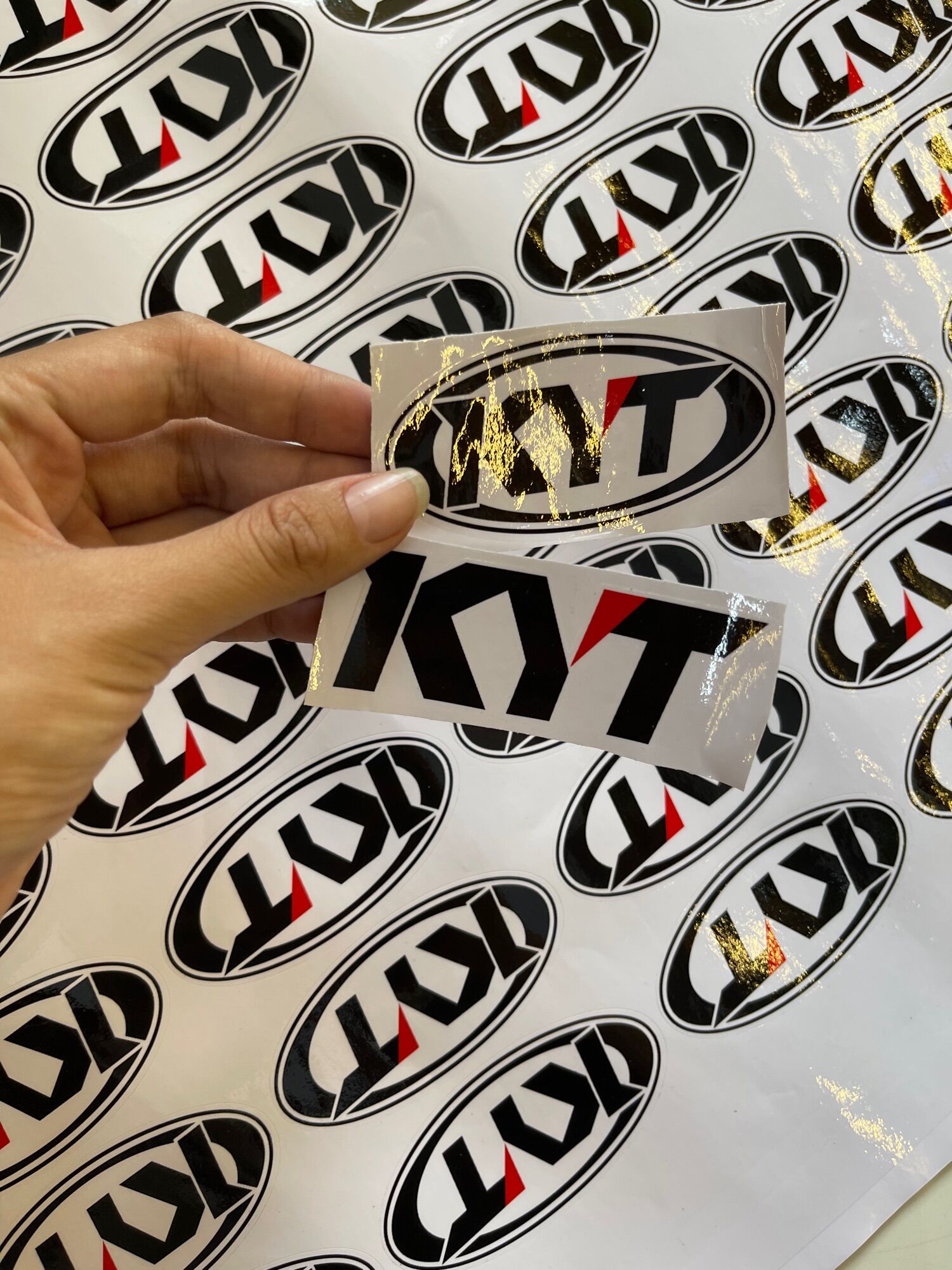Tem decal KYT dán xe dán nón nguyên bộ 4 tem