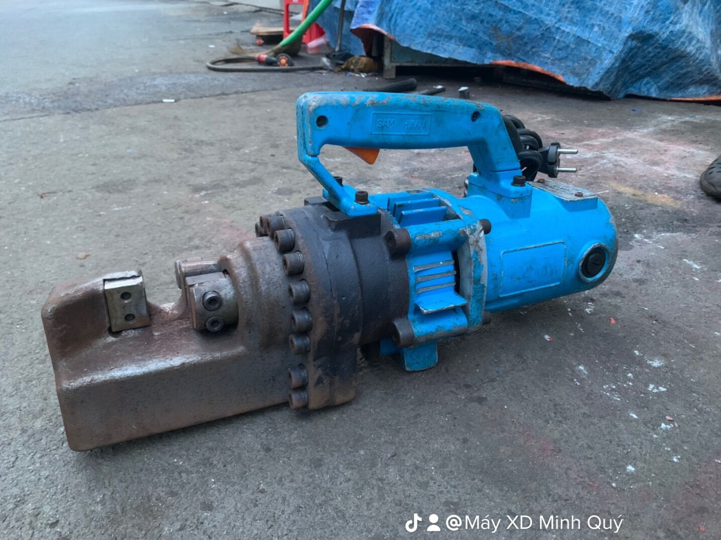 MÁY CẮT SẮT THUỶ LỰC 25MM NỘI ĐỊA HÀN QUỐC