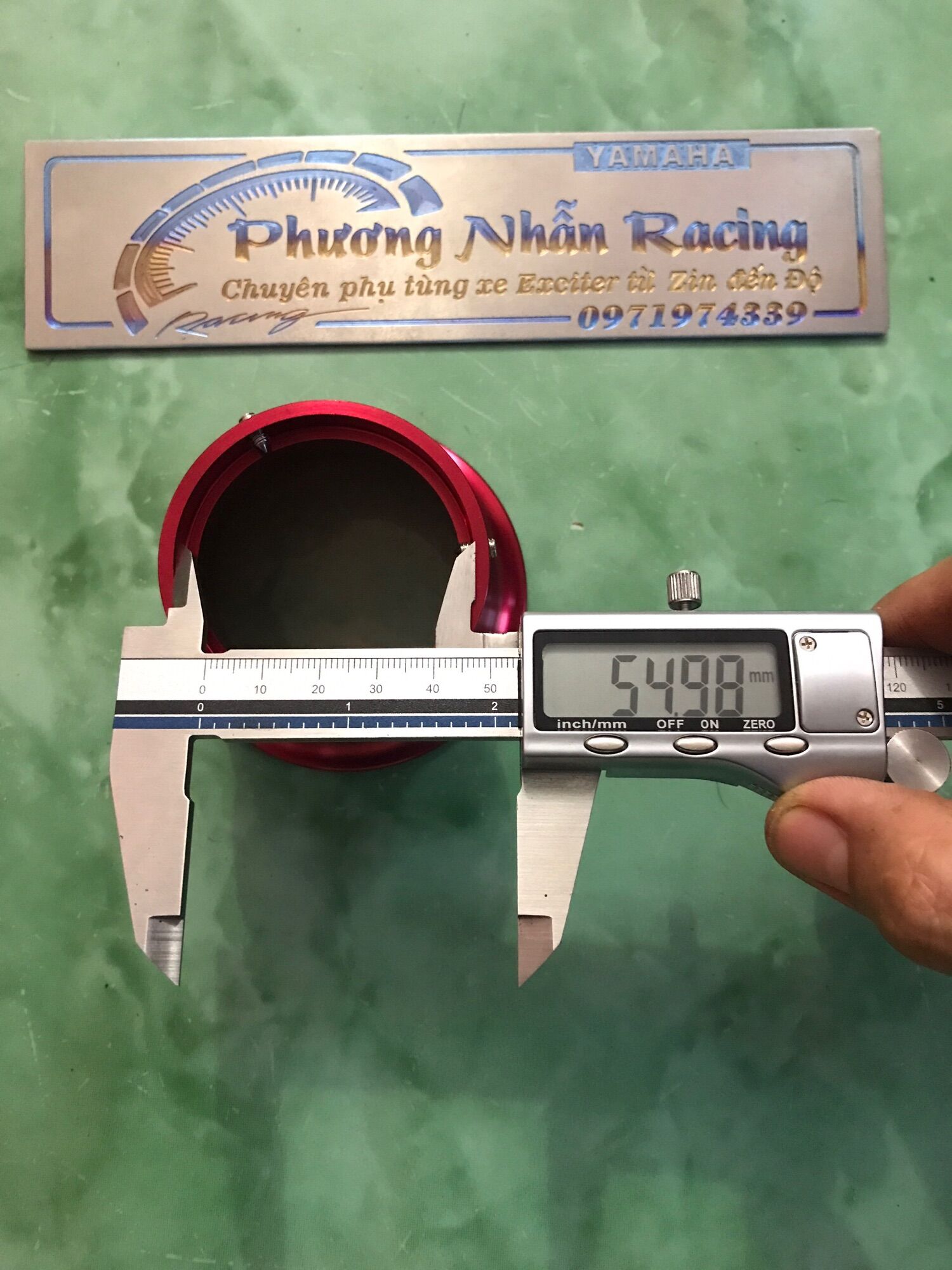 Loa kèn bình xăng con.